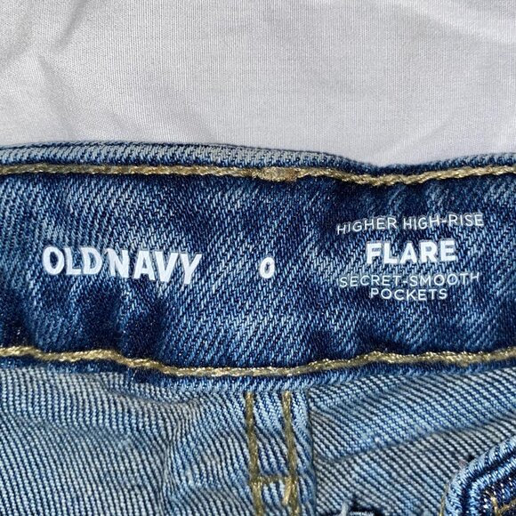 Women's Flare Cut High Rise Jeans - Old Navy - Picture 3 of 6
